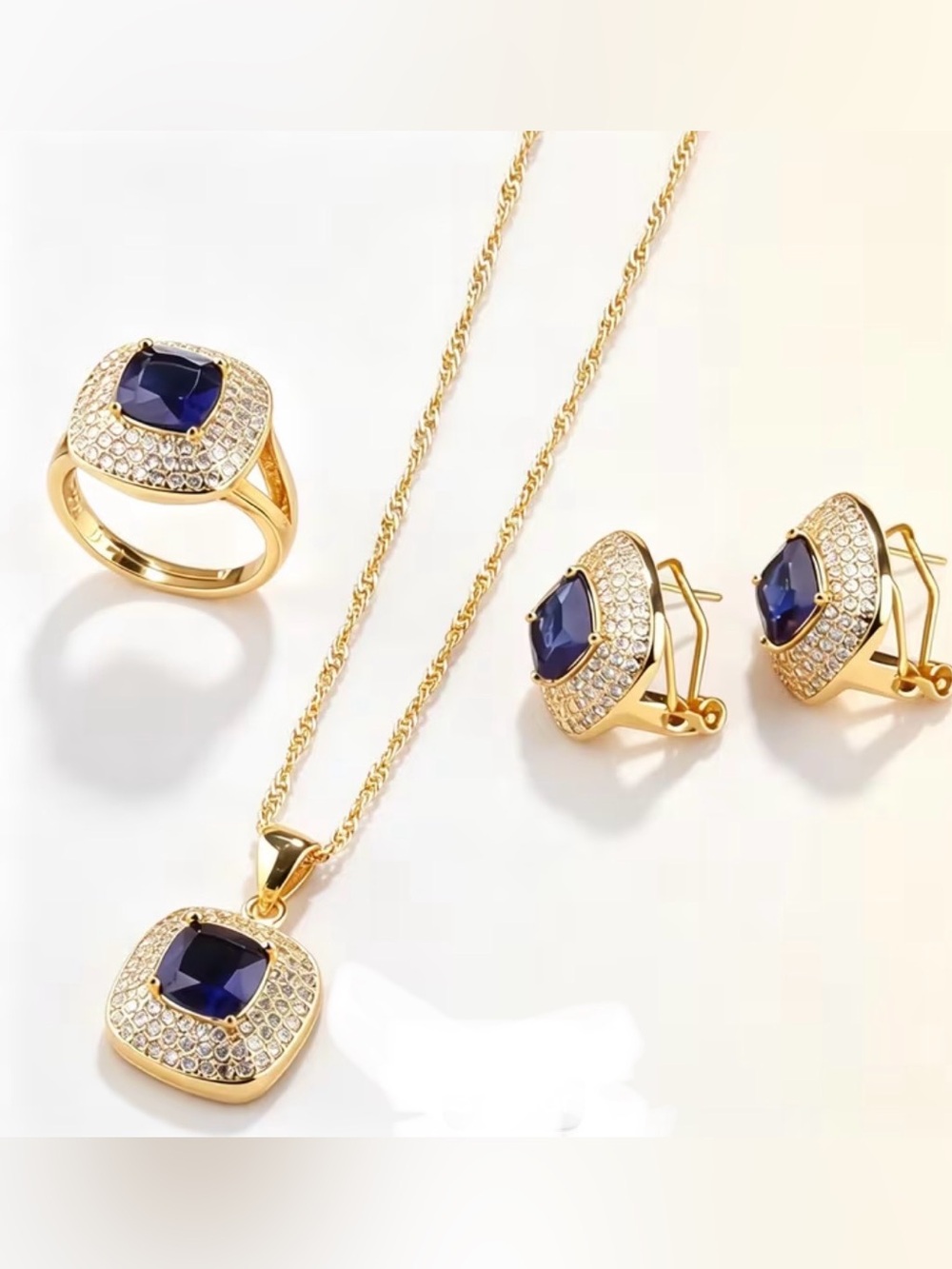 Golden Elegant Vintage Square Jewelry Set with Synthetic Zirconia - Picture 2 of 4